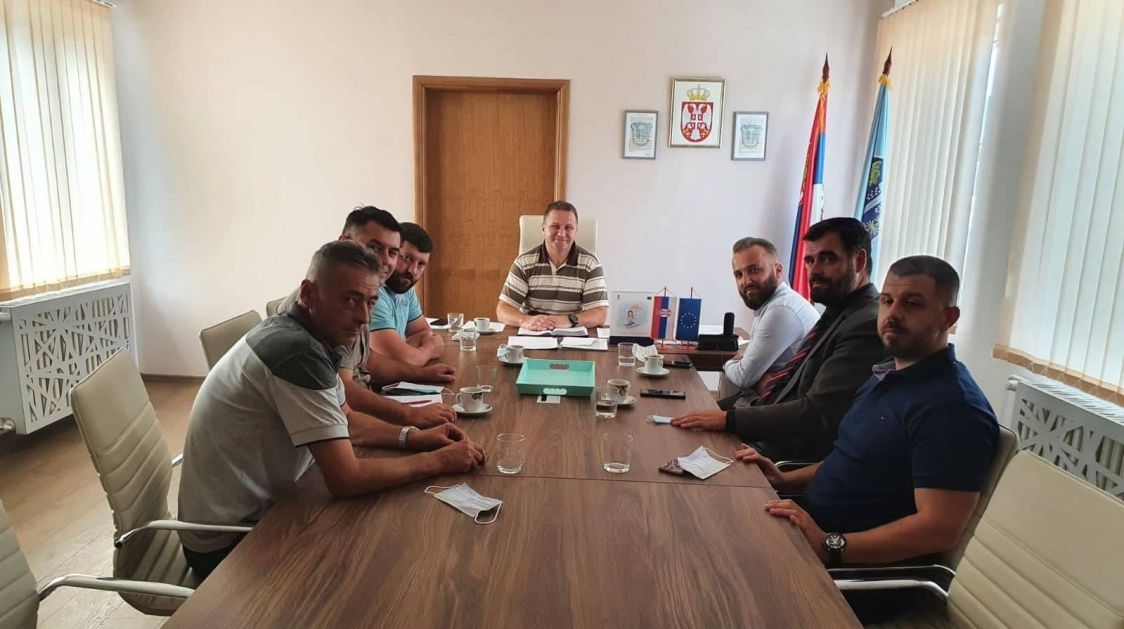 Medveđa: Dr Nebojša Arsić razgovarao sa predstavnicima Nacionalnog saveta Albanaca iz Bujanovca