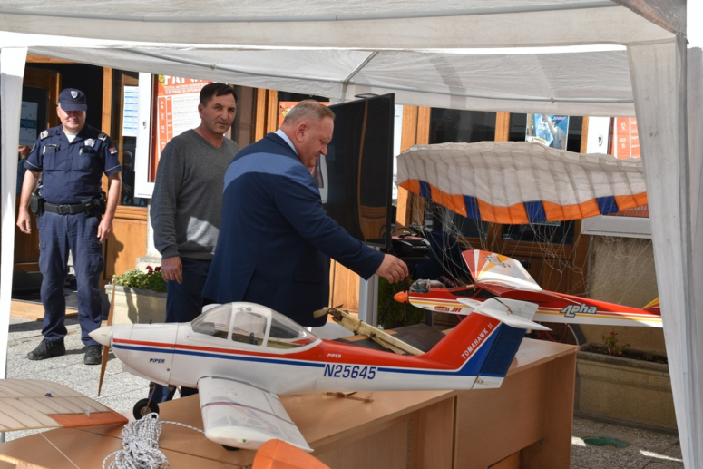 Aero klub „Saša Mitrović“: Promocija ispred Kulturnog centra