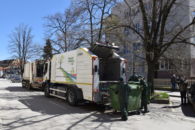 Leskovac: Kompanija PWW nabavila nova vozila za pranje kontejnera