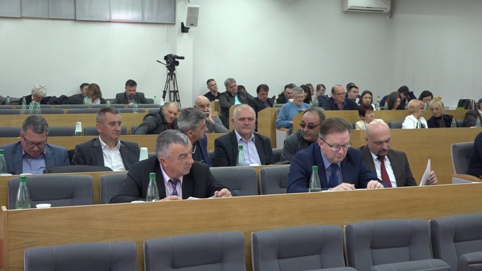 Održana sednica SO Trstenik,opozicija napustila zasedanje