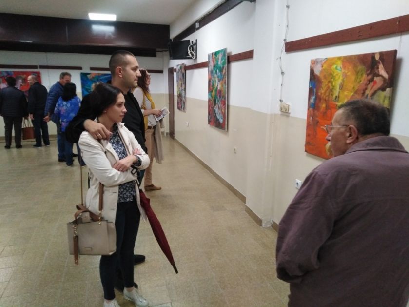 Vlasotince: Otvorena izložba Aleksandra Radičevića u Galeriji Kulturnig centra