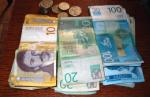 Dinar oslabio prema evru za skoro 50 para