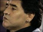 Maradona dobio po minđušama