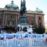 Učesnici protesta prošetali do ambasade Rusije