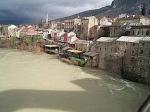 Mostar: Zbog porasta vodostaja Neretve evakuisane porodice u naselju Južni logor