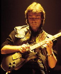 Gitarista Genesisa na Nišvillu