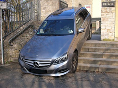 18.03.2016 ::: Vozač Mercedesa E-Klase malo pogrešio put (FOTO)
