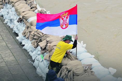 AKCIONI PLAN PROTIV POPLAVA Srbija diže bedeme oko najugroženijih gradova