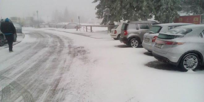 AMSS: Pažljivo vozite zbog velike količine snega i snežnih nanosa