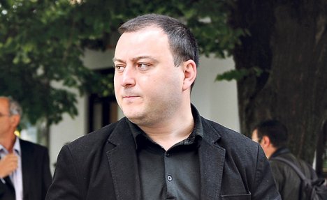 AUTOM UŠAO NA ŠETALIŠTE: Predsednik opštine Obrenovac uhapsio bahatog vozača