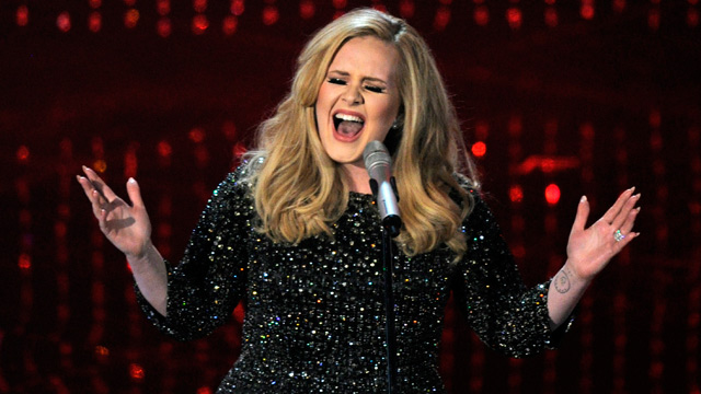 Adele pleše u novom video spotu