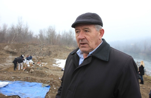 Ahmet Grahić o grobnici u Kozluku: Bacanjem smeća žrtve su dodatno ponižene