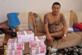 Ako mislite da ste sve videli, varate se: Kineski gangster sa lancima i katancima je hit