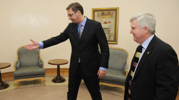 Ambasador Skot čestitao Vučiću otvaranje poglavlja u pregovorima s EU