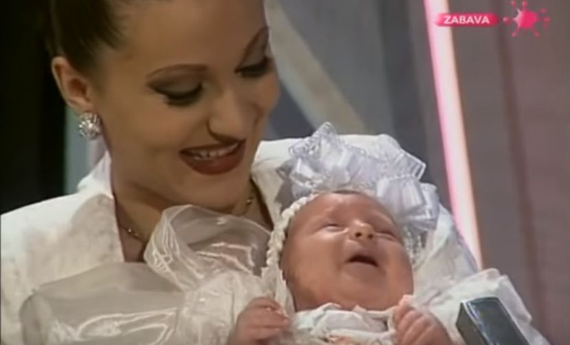 Anastasija se na televiziji prvi put pojavila sa samo mesec dana, zapanjićete se ko je još bio gost u toj emisiji! (VIDEO)