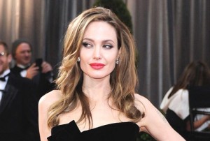 Angelina Jolie ima čak tri nove tetovaže