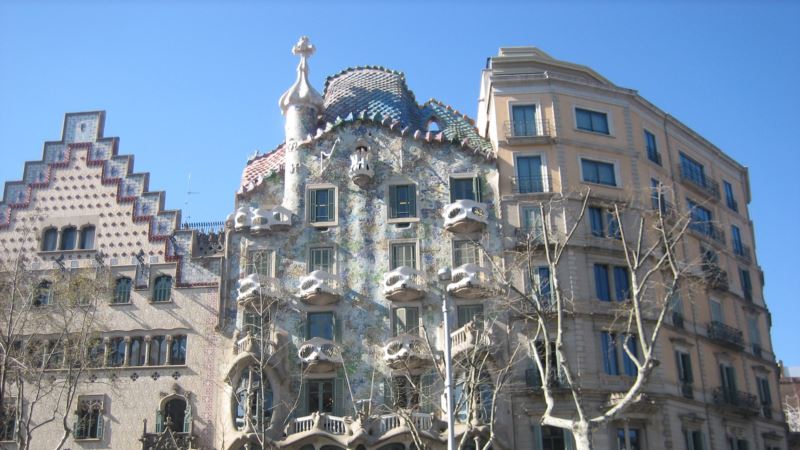 Antonio Gaudi:  Kasa Batijo