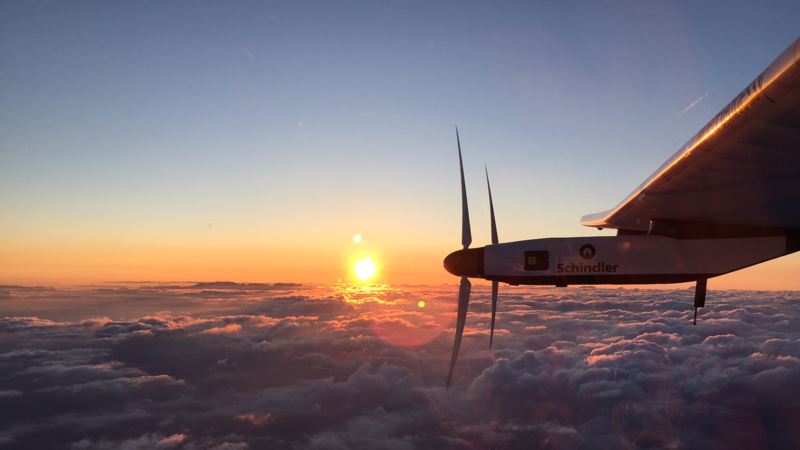 Avion s pogonom na energiju sunca završio put oko sveta
