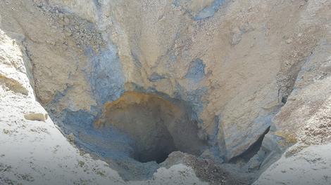 BEZDAN KOD TUTINA Rupa duboka 30 metara nastala na Pešterskoj visoravni