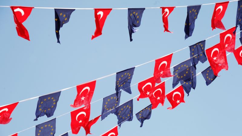 Balans u odnosima EU i Turske: Izbjeglicama pomoć svih 