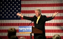 
					Bil Klinton izviždan u Zapadnoj Virdžiniji 
					
									