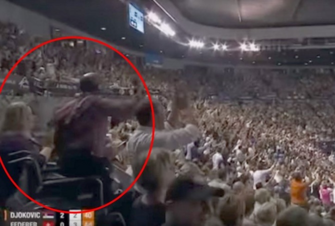 ČUDOTVORCI: Poen na meču Novaka i Federera podigao čoveka iz invalidskih kolica (VIDEO)