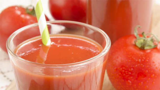 Čarobna čaša soka od paradajza