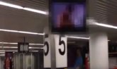 Čekali prtljag i uživali u porniću na ekranu: Šta mislite na kom se ovo aerodromu desilo?