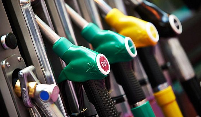 Cena benzina za tri odsto niža nego u regionu