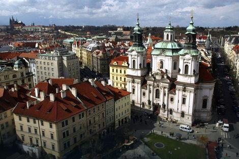 Češka: Pijanac ostavio odeću kao zalog i nag otišao po novac