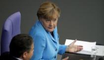 Članovi partije Angele Merkel ustali protiv kancelarke
