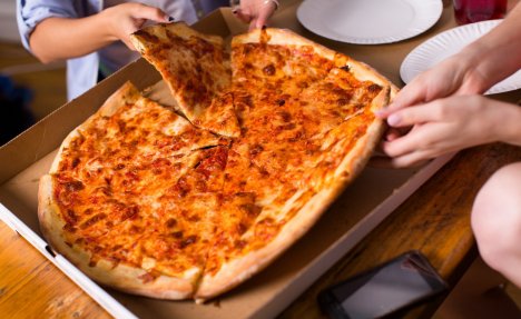DA LI STE SE IKAD PITALI: Zašto kutija za picu nije okrugla?!