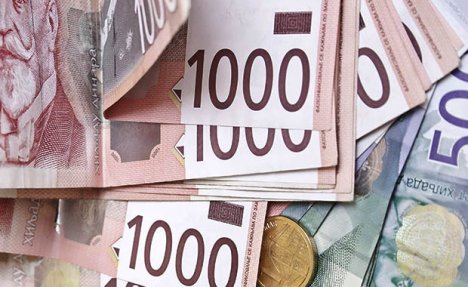 DINAR POSLE DUŽEG VREMENA STAGNACIJE OSLABIO: Evro danas 122,7 dinara