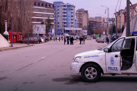 DVA INCIDENTA NA KOSOVU Uhapšen Srbin zbog napada na KPS, zapaljeno vozilo srpskog policijaca