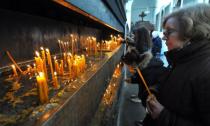 Danas su Mitrovske zadušnice: Zapalite sveću pokojnima
