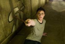 Daniel Radcliffe otkrio istinu o tračevima o ‘čarobnom štapiću’ sa snimanja Harry Pottera