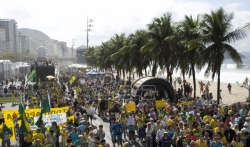 Demonstracije u Brazilu za predsednicu i protiv nje