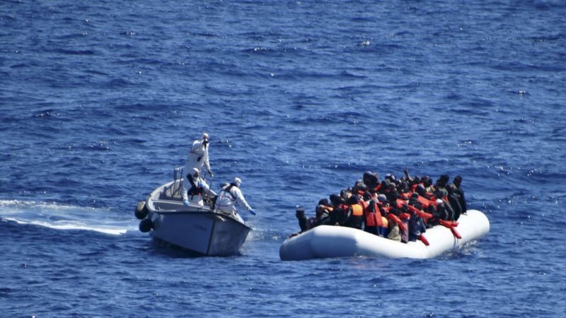Deset izbeglica stradalo u brodolomu blizu Libije
