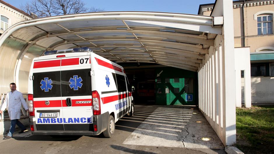 Devojka poginula u udesu kod Kovilja, troje povređeno 