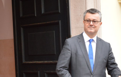 Dilber: Orešković se ponaša kao kancelar, a ne kao premijer