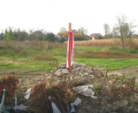 Diže se spomenik Nemcima, žrtvama logora u Bačkom Jarku