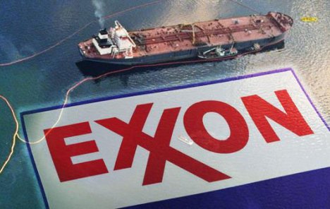 Dobit Exxon Mobila potonula 58%, smanjuje investicije