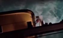 Dramatičan snimak: Čovek pao sa kruzera u vodu, obalska straža i dalje traga za njim