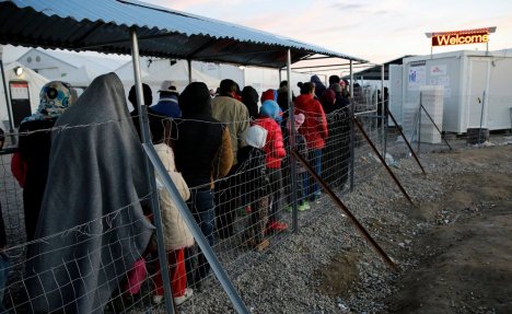 EU PRED PUCANJEM: Migranti ruše Šengen?