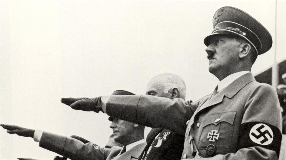 EU kao Adolf Hitler