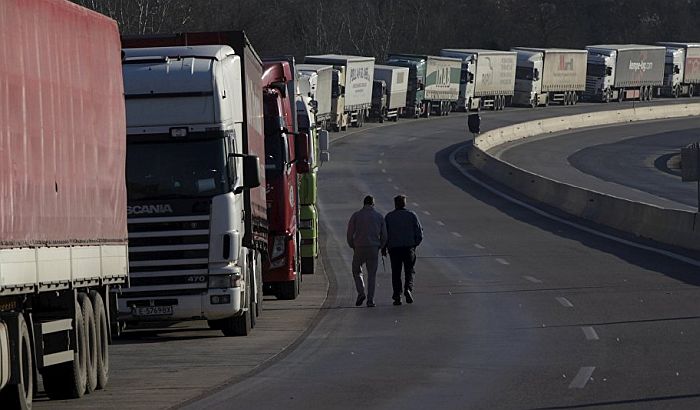 EU kaznila proizvođače kamiona, Dajmler mora da plati milijardu evra
