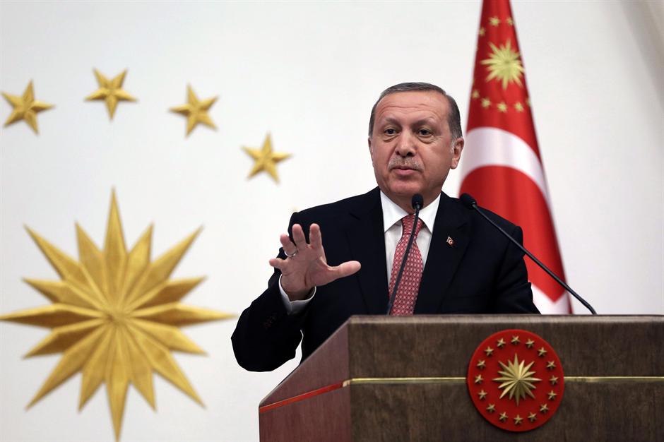 Erdogan: Turska će napraviti svoj nosač aviona!