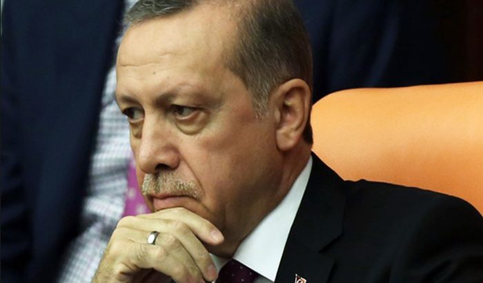Erdogan ipak ne odustaje od tužbi protiv svih koji su ga uvredili