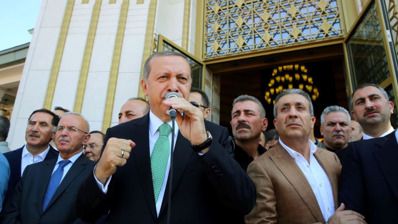 Erdogan traži da vojska i obavještajna služba budu pod kontrolom predsjednika