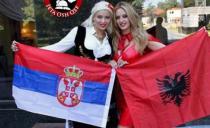 (FOTO) A MOŽE I OVAKO: Pogledajte kako cveta srpsko-albanska ljubav